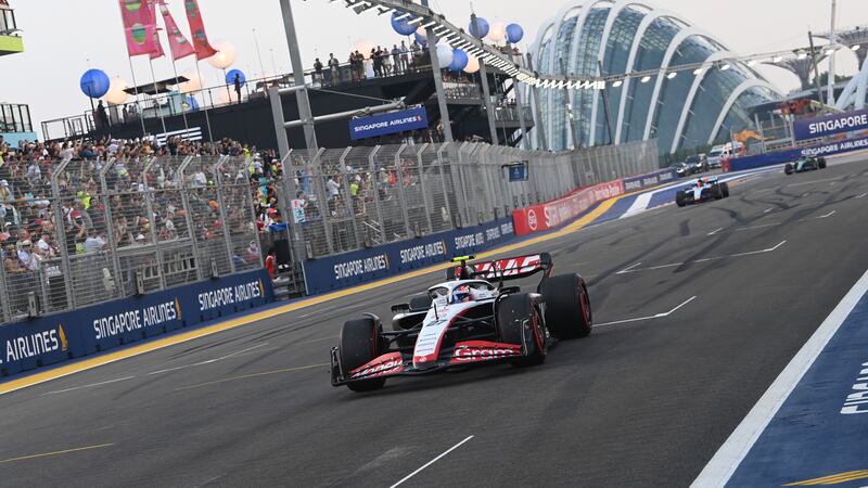 MARINA BAY STREET CIRCUIT, SINGAPORE - SEPTEMBER 16: Nico Hulkenberg, Haas VF-23 during the...